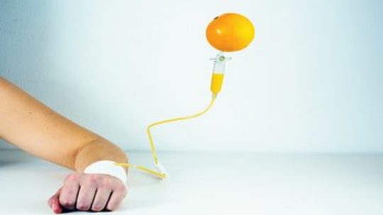 Tiêu diệt tế bào ung thư với Vitamin C và kháng sinh